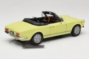 Fiat 124 Spider BS1 Giallo Sun Star 1:18 4921 Pressofusione — immagine 3 di 8