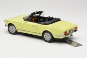 Fiat 124 Spider BS1 Giallo Sun Star 1:18 4921 Pressofusione — immagine 7 di 8