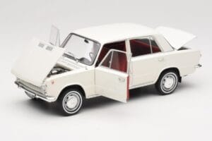 Fiat 124 Bianco IXO 1:18 18CMC205OP Pressofusione — immagine 2 di 8