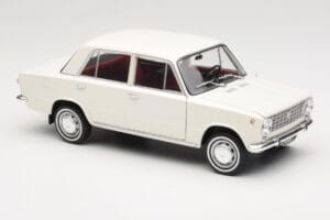 Fiat 124 Bianco IXO 1:18 18CMC205OP Pressofusione — immagine 6 di 8