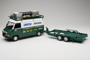 Fiat 242 Alitalia Rally Team Assistance With Trailer 1978 IXO 1:18 18CMC027WX Pressofusione