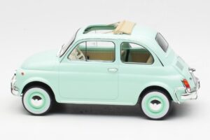 Fiat 500L Azzurro Pastello Norev 1:18 187777 Pressofusione — immagine 3 di 6