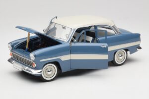Ford Taunus 12M P2 Blu Strisce Revell 1:18 08880-M1 Pressofusione — immagine 2 di 8