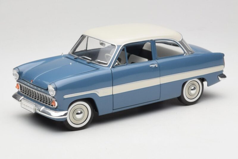 Ford Taunus 12M P2 Blu Strisce Revell 1:18 08880-M1 Pressofusione