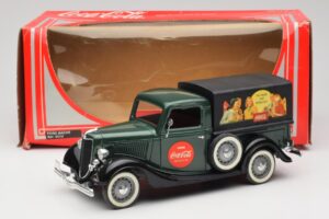 Ford Bache Coca-Cola Solido 1:18 9513 Pressofusione — immagine 8 di 8