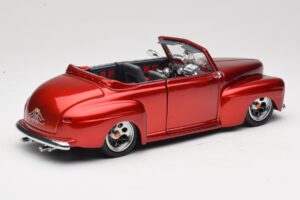 Ford Cabriolet Red Metallic Road Signature 1:18 30028 Pressofusione — immagine 3 di 8