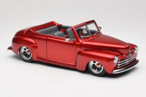 Ford Cabriolet Red Metallic Road Signature 1:18 30028 Pressofusione — immagine 6 di 8