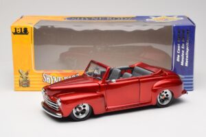 Ford Cabriolet Red Metallic Road Signature 1:18 30028 Pressofusione — immagine 8 di 8