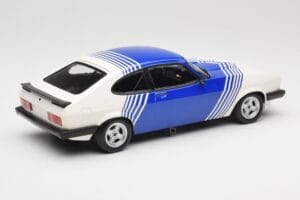 Ford Capri Mk2 3.0 Bianco con Strisce Blu Minichamps 1:18 155788600 Pressofusione — immagine 2 di 6