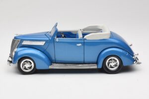 Ford Cabriolet Blu Road Signature 1:18 92238 Pressofusione — immagine 4 di 8