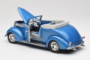 Ford Cabriolet Blu Road Signature 1:18 92238 Pressofusione — immagine 5 di 8