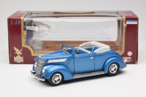 Ford Cabriolet Blu Road Signature 1:18 92238 Pressofusione — immagine 8 di 8