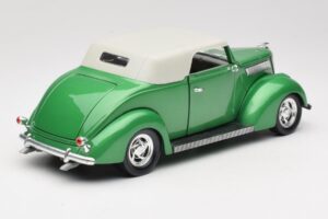 Ford Cabriolet Verde Road Signature 1:18 92239 Pressofusione — immagine 3 di 8