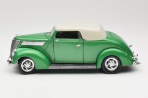Ford Cabriolet Verde Road Signature 1:18 92239 Pressofusione — immagine 4 di 8