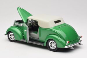 Ford Cabriolet Verde Road Signature 1:18 92239 Pressofusione — immagine 5 di 8