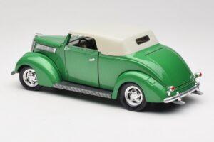 Ford Cabriolet Verde Road Signature 1:18 92239 Pressofusione — immagine 7 di 8