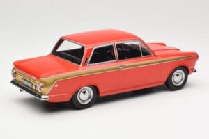 Ford Cortina Lotus Red & Gold Stripe MCG 1:18 MCG18532 Pressofusione — immagine 2 di 6