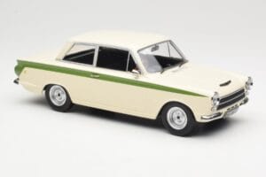 Ford Cortina Lotus White & Green Stripe MCG 1:18 MCG18434 Pressofusione — immagine 4 di 6