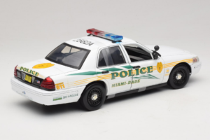 Ford Crown Victoria Police Interceptor CSI Miami GreenLight 1:18 13514 Pressofusione — immagine 2 di 6