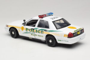 Ford Crown Victoria Police Interceptor CSI Miami GreenLight 1:18 13514 Pressofusione — immagine 5 di 6