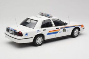 Ford Crown Victoria RCMP Police Car AUTOart 1:18 72706 Pressofusione — immagine 3 di 8