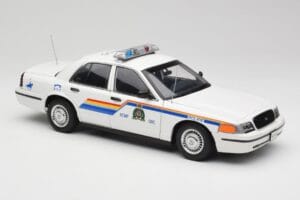 Ford Crown Victoria RCMP Police Car AUTOart 1:18 72706 Pressofusione — immagine 6 di 8