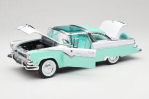 Ford Crown Victoria Seafoam Verde & Bianco Road Legends 1:18 92138 Pressofusione — immagine 2 di 7
