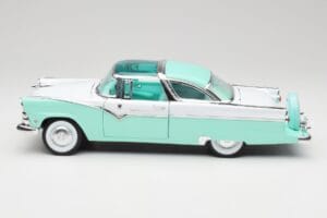 Ford Crown Victoria Seafoam Verde & Bianco Road Legends 1:18 92138 Pressofusione — immagine 3 di 7