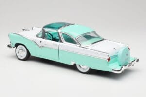 Ford Crown Victoria Seafoam Verde & Bianco Road Legends 1:18 92138 Pressofusione — immagine 6 di 7