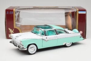 Ford Crown Victoria Seafoam Verde & Bianco Road Legends 1:18 92138 Pressofusione — immagine 7 di 7
