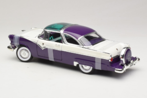 Ford Crown Victoria Bianco Viola Road Signature 1:18 92138-P1 Pressofusione — immagine 5 di 6