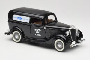 Ford Delivery Truck Ford Parts Nero Solido 1:18 8417 Pressofusione — immagine 6 di 8