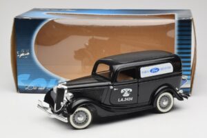 Ford Delivery Truck Ford Parts Nero Solido 1:18 8417 Pressofusione — immagine 8 di 8