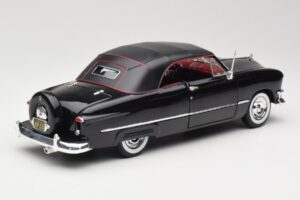 Ford Deluxe Cabriolet Nero Maisto 1:18 31681 Pressofusione — immagine 3 di 8
