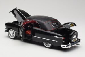 Ford Deluxe Cabriolet Nero Maisto 1:18 31681 Pressofusione — immagine 5 di 8