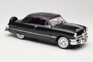Ford Deluxe Cabriolet Nero Maisto 1:18 31681 Pressofusione — immagine 6 di 8