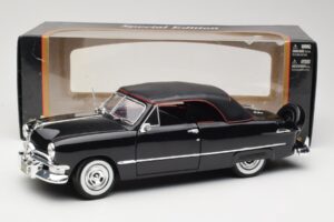 Ford Deluxe Cabriolet Nero Maisto 1:18 31681 Pressofusione — immagine 8 di 8