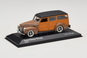 Ford DeLuxe Woody Station Wagon Marrone Minichamps 1:43 400082111 Pressofusione — immagine 2 di 4