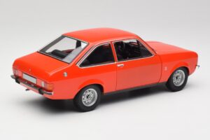 Ford Escort Mk2 Signal Orange Minichamps 1:18 150084100 Pressofusione — immagine 3 di 8