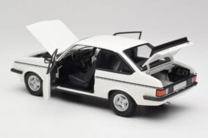 Ford Escort Mk2 RS 2000 LHD Bianco Minichamps 1:18 150084300 Pressofusione — immagine 5 di 8