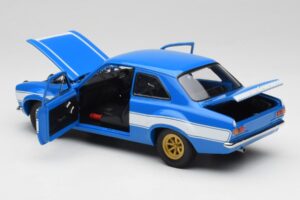 Ford Escort Mk1 RS 1600 Blu Bianco Strisce Minichamps 1:18 100688102 Pressofusione — immagine 5 di 8