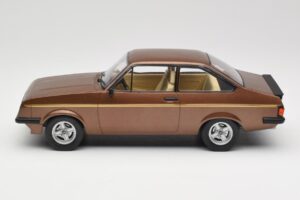 Ford Escort Mk2 RS 2000 Brown Metallic MCG 1:18 MCG18530 Pressofusione — immagine 3 di 6