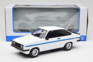Ford Escort Mk2 RS 2000 Bianco MCG 1:18 MCG18439 Pressofusione — immagine 6 di 6