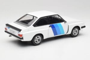 Ford Escort Mk2 RS 2000 X-Pack Diamond Bianco & Blu Decor MCG 1:18 MCG18351 Pressofusione — immagine 2 di 6