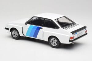 Ford Escort Mk2 RS 2000 X-Pack Diamond Bianco & Blu Decor MCG 1:18 MCG18351 Pressofusione — immagine 5 di 6