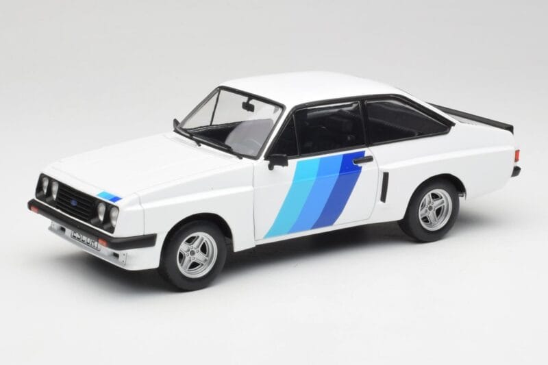 Ford Escort Mk2 RS 2000 X-Pack Diamond Bianco & Blu Decor MCG 1:18 MCG18351 Pressofusione