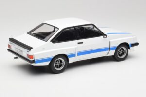 Ford Escort Mk2 RS 2000 X-Pack Diamond Bianco & Blu Stripe MCG 1:18 MCG18350 Pressofusione — immagine 2 di 6