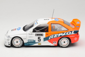 Ford Escort RS Cosworth Repsol #5 C. Sainz / L. Moya RAC Rally 1997 UT Models 1:18 39750 Pressofusione — immagine 4 di 8