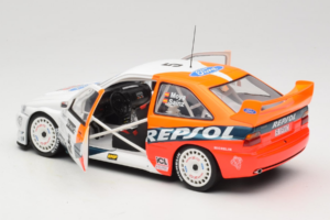 Ford Escort RS Cosworth Repsol #5 C. Sainz / L. Moya RAC Rally 1997 UT Models 1:18 39750 Pressofusione — immagine 5 di 8