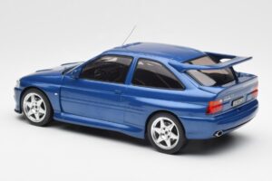 Ford Escort RS Cosworth Blu IXO 1:18 18CMC180 Pressofusione — immagine 5 di 6